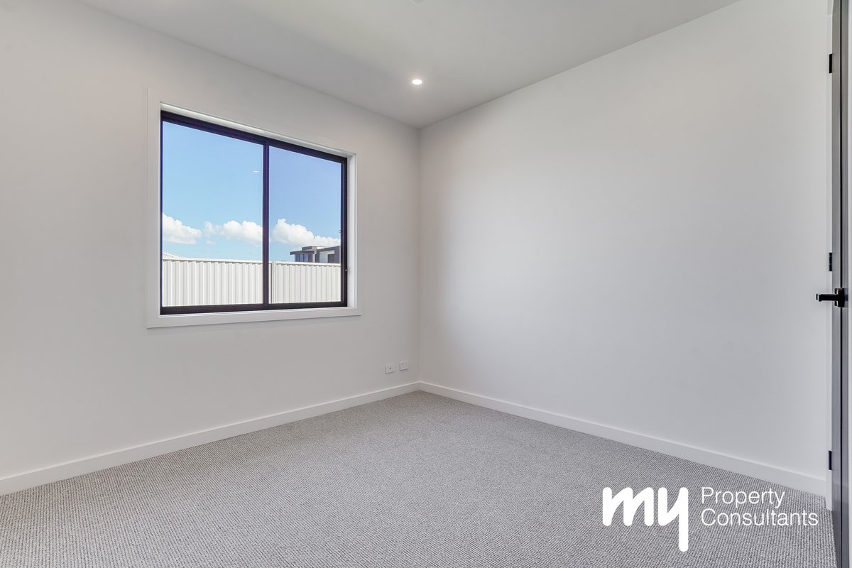 2 Walnut Way, Spring Farm - Thumbnail 6