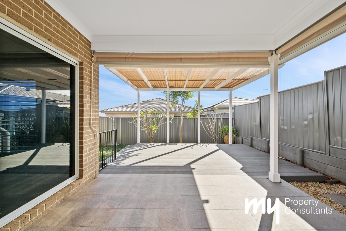52 Jennings Crescent, Spring Farm - Thumbnail 6