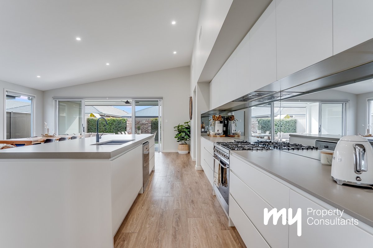 36 Caswell Road, Spring Farm - Thumbnail 5