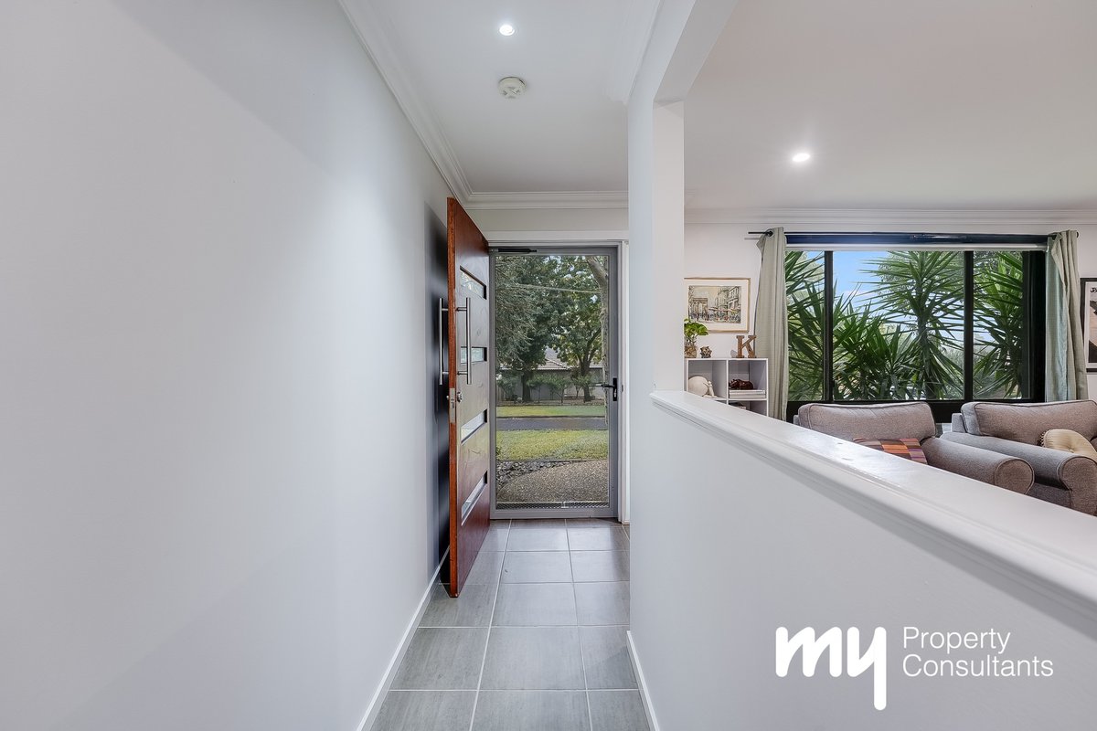 15 Cedar Place, The Oaks - Thumbnail 3