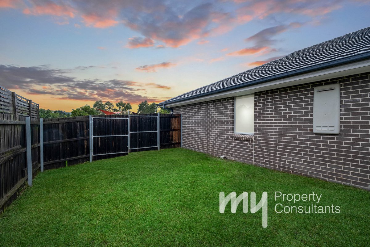 25 Dewpoint Drive, Spring Farm - Thumbnail 5