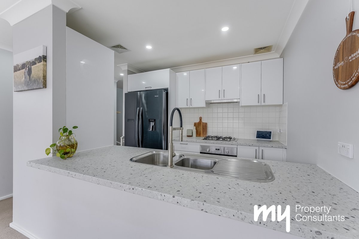 16 St Simon Close, Blair Athol - Thumbnail 3