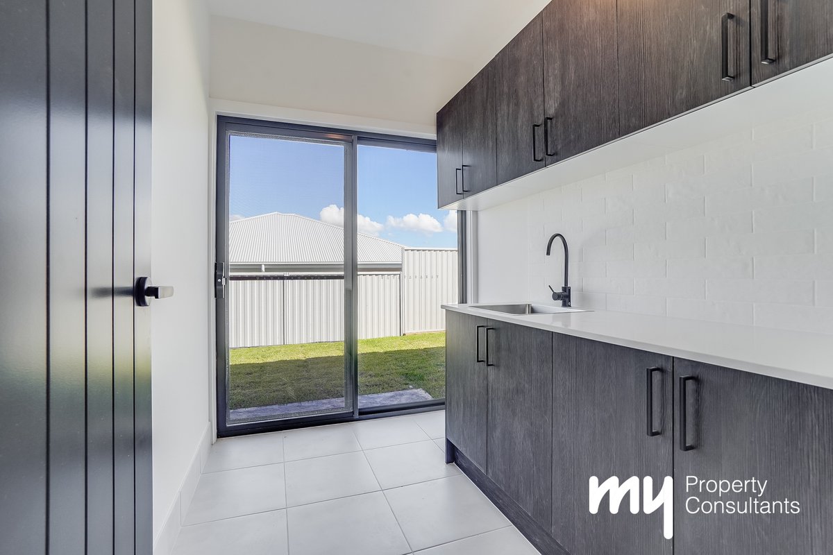 2 Walnut Way, Spring Farm - Thumbnail 8