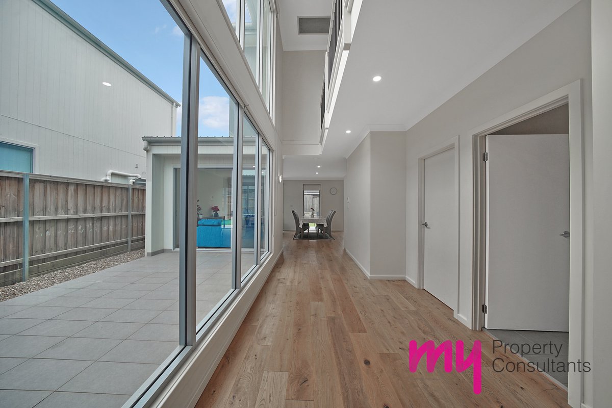 11 Pemberton Way GLEDSWOOD HILLS, NSW 2557 My Property Consultants