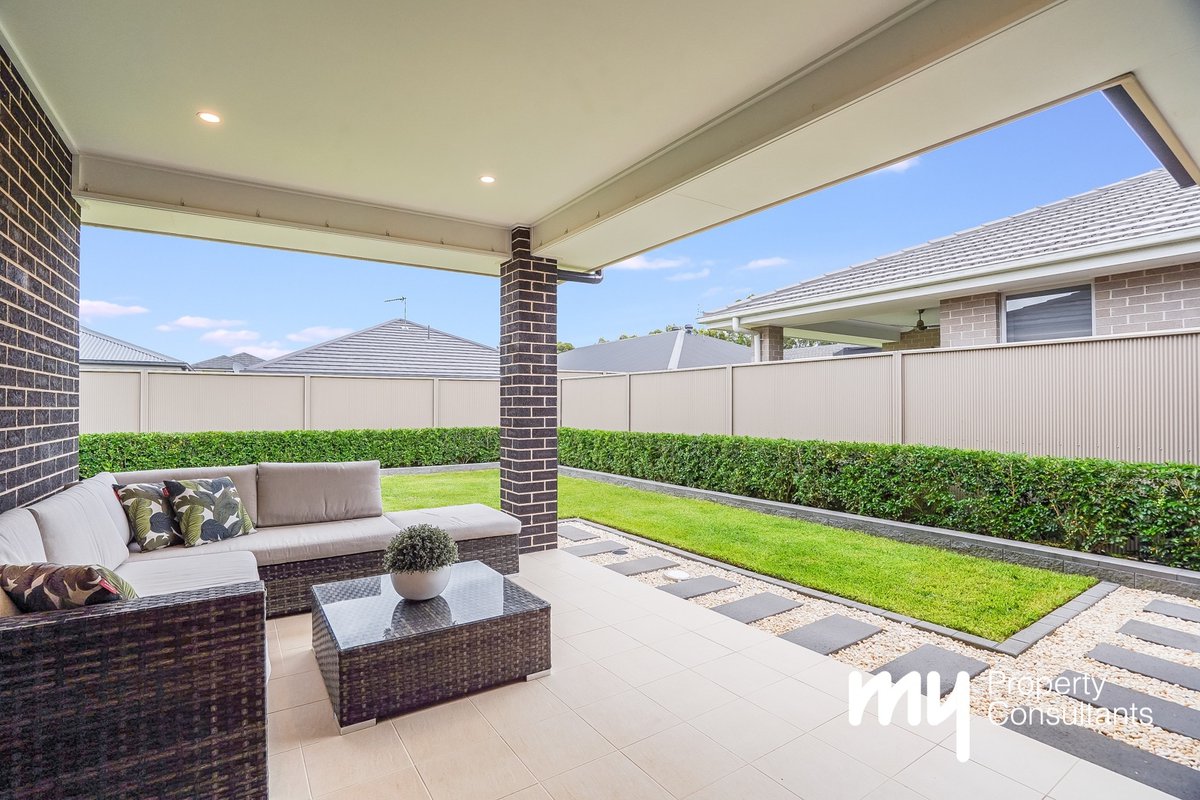 8 Cobbs Avenue, Spring Farm - Thumbnail 8