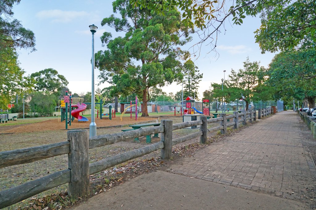 f3812124.jpg
